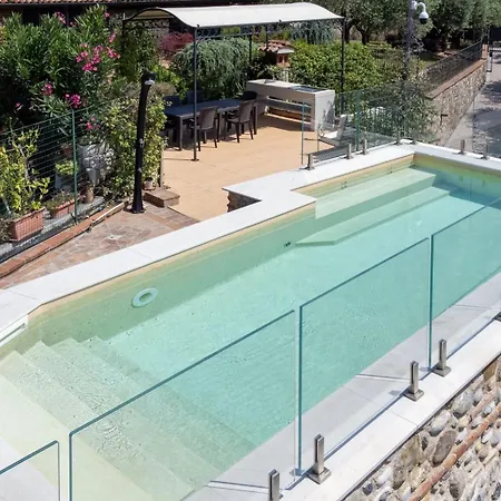 Mia Con E Piscina Villa