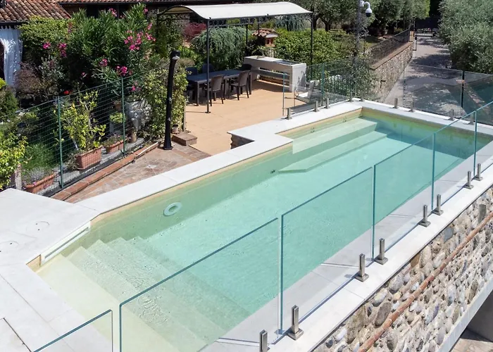 Mia Con E Piscina Vila